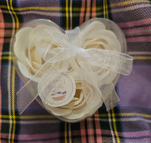 Load image into Gallery viewer, Soap roses 3 pack - white image 0
