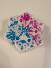 Load image into Gallery viewer, Snowflake Bath Bomb | 200g Winter Bath Fizzy | Snow Scent | Christmas Gift image 0
