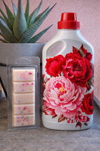 Load image into Gallery viewer, Floral Elegance Scented Wax Melts - 5 cell Clamshell
