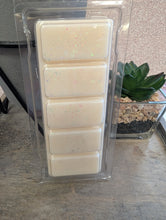 Load image into Gallery viewer, Baby powder Scented Wax Melts - 5 cell Clamshell
