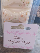Load image into Gallery viewer, Daisy Scented Wax Melts - bow Clamshell
