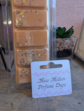 Load image into Gallery viewer, Miss Million Scented Wax Melts - 5 cell Clamshell
