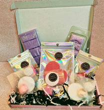 Load image into Gallery viewer, Mother’s Day Wax Melt Mystery Box – Handmade Letterbox Gift for Mum

