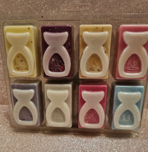 Load image into Gallery viewer, soy wax melt 8 cell burner clamshell - perfume collections
