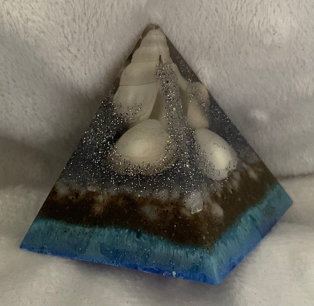 Beach theme mini resin pyrimid