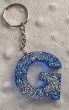 Load image into Gallery viewer, Resin letter keyring with glitter
