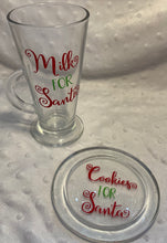 Load image into Gallery viewer, Santas glass and mini plate set
