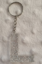 Load image into Gallery viewer, Resin letter keyring with glitter
